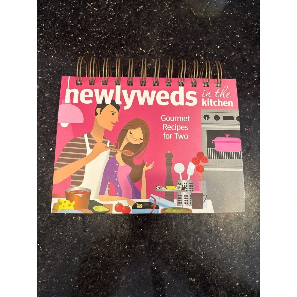 Newlyweds in the Kitchen:  Gourmet Recipes for Two-Recipes & Blank Cards